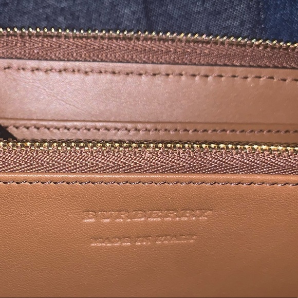 Burberry Brown House Check Canvas and Leather Elmore Zip Round Wallet - Picture 3 of 4